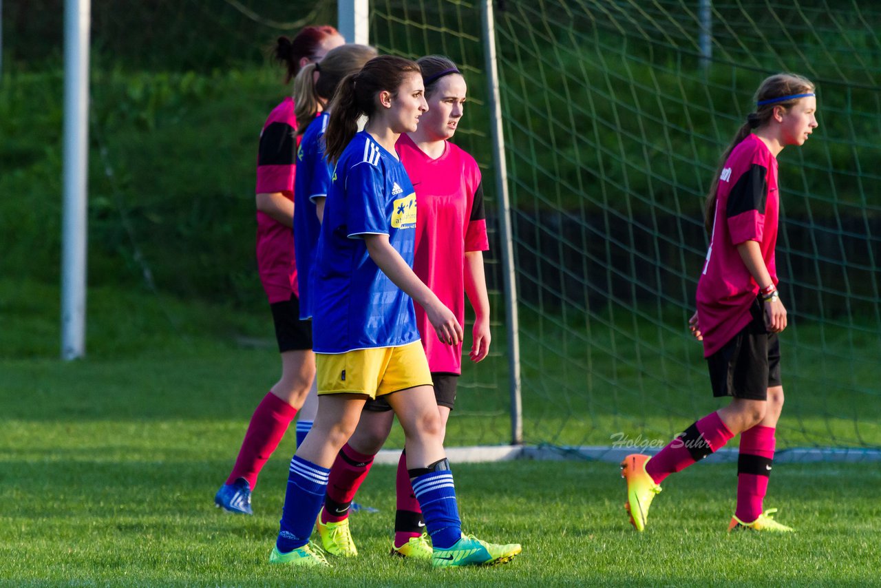 Bild 97 - B-Juniorinnen TSV Gnutz o.W. - SV Wahlstedt : Ergebnis: 1:1